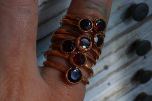 GARNET ROUND RING Faceted