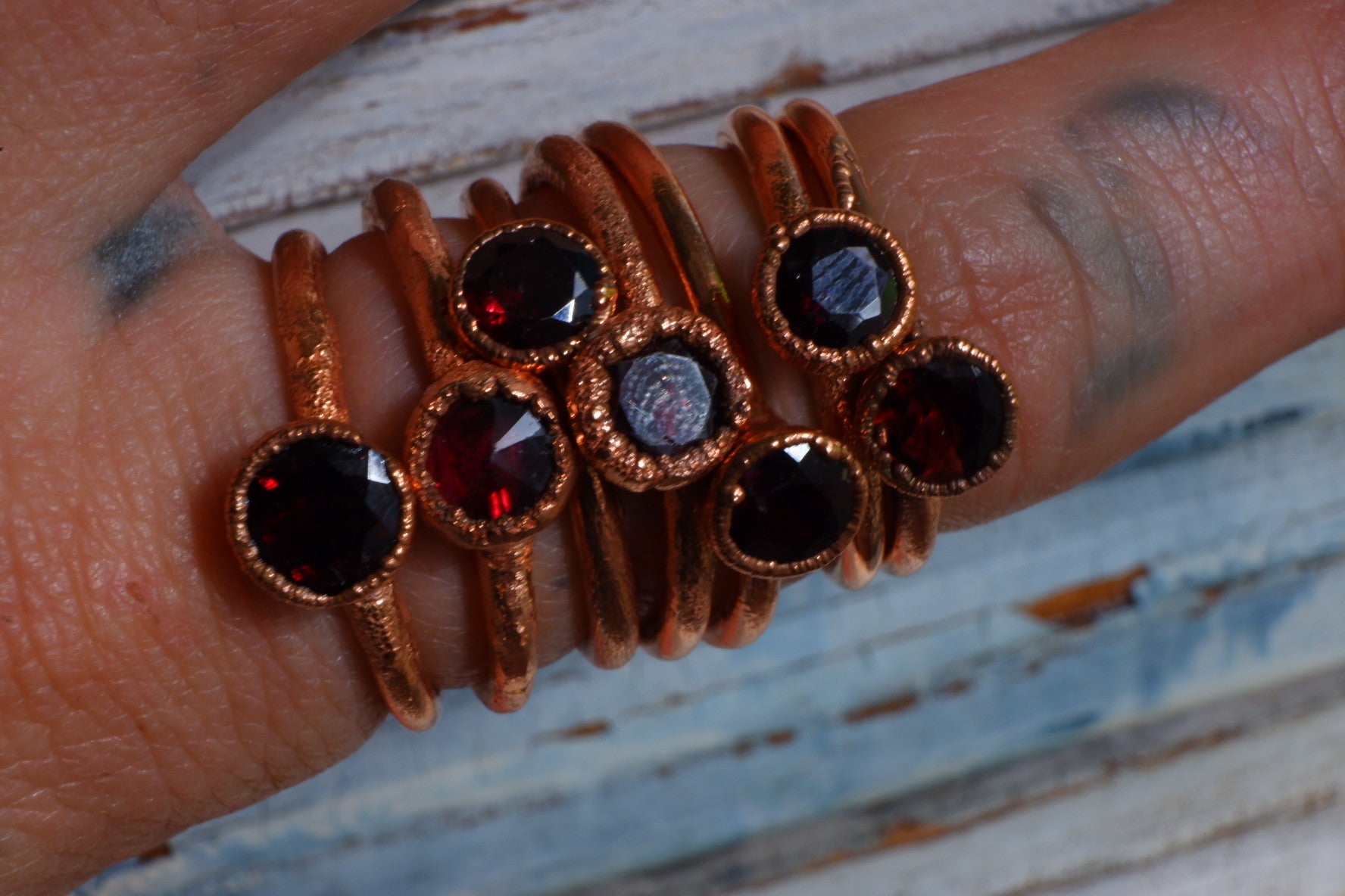 GARNET ROUND RING Faceted