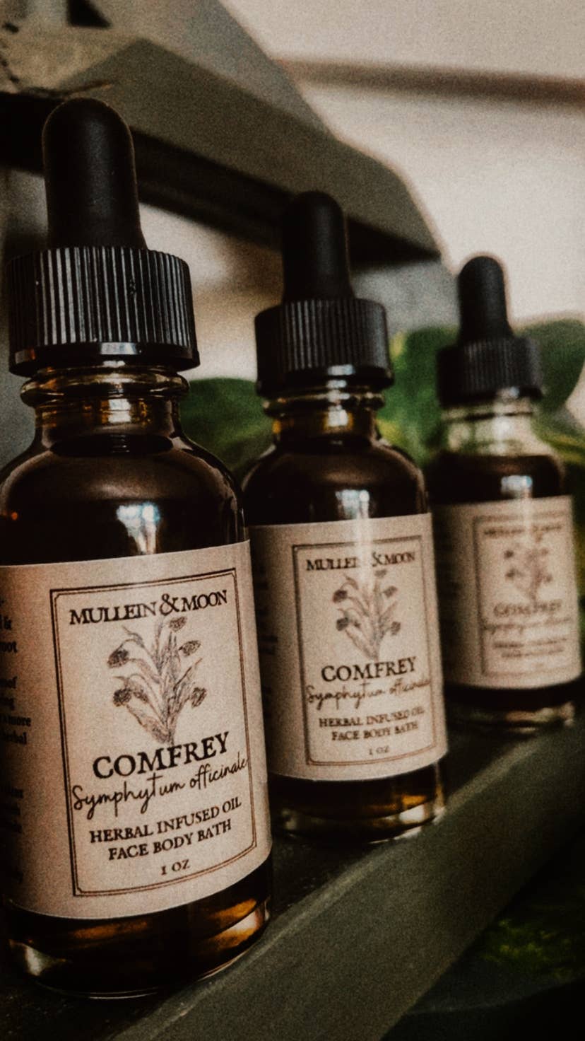 Comfrey herbal oil