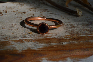 GARNET ROUND RING Faceted