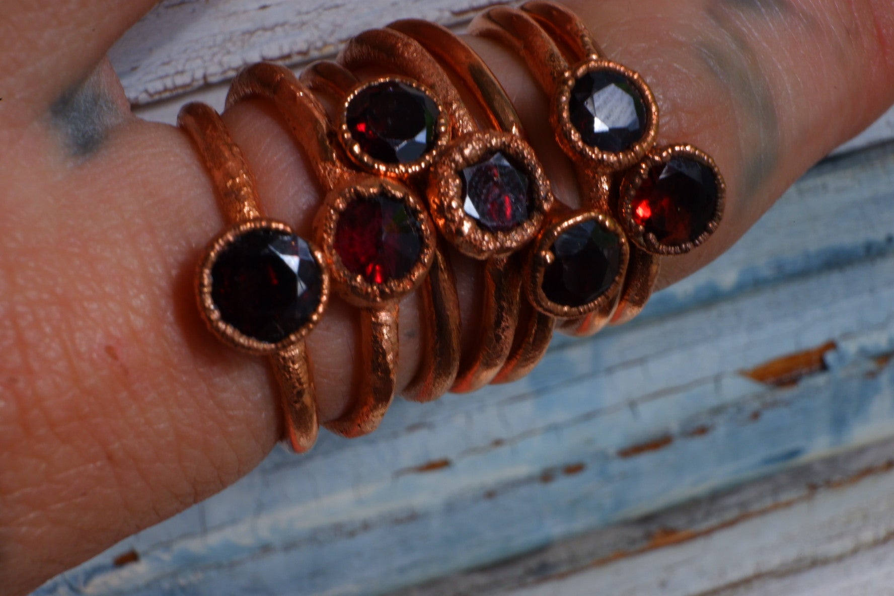 GARNET ROUND RING Faceted