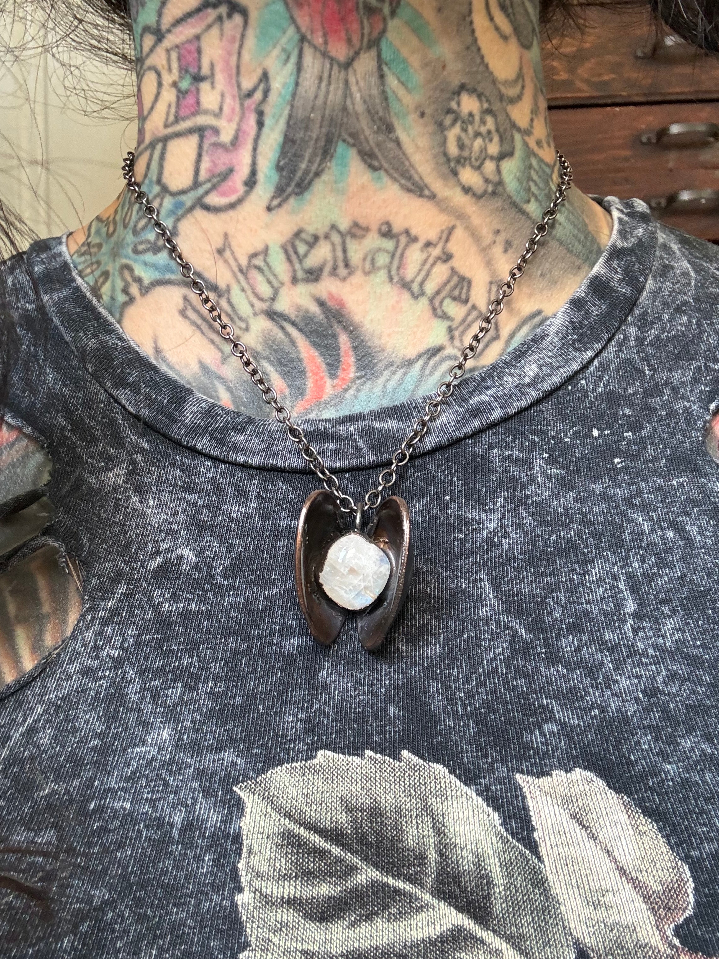 The Clam Pendant