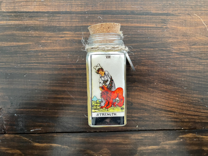 Tarot Candle: Strength